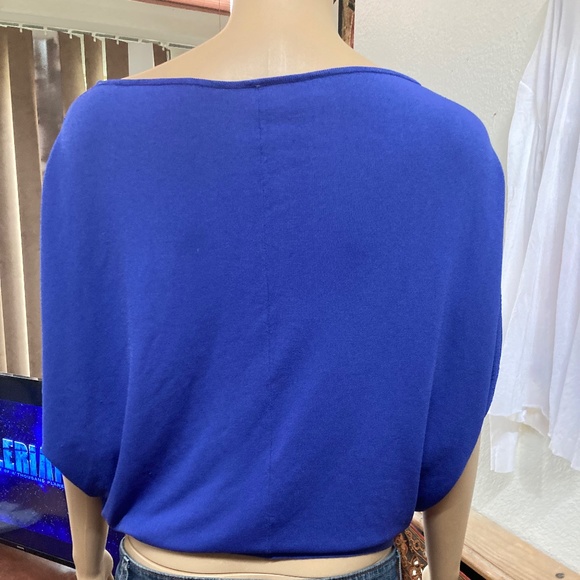 Top - Picture 2 of 6